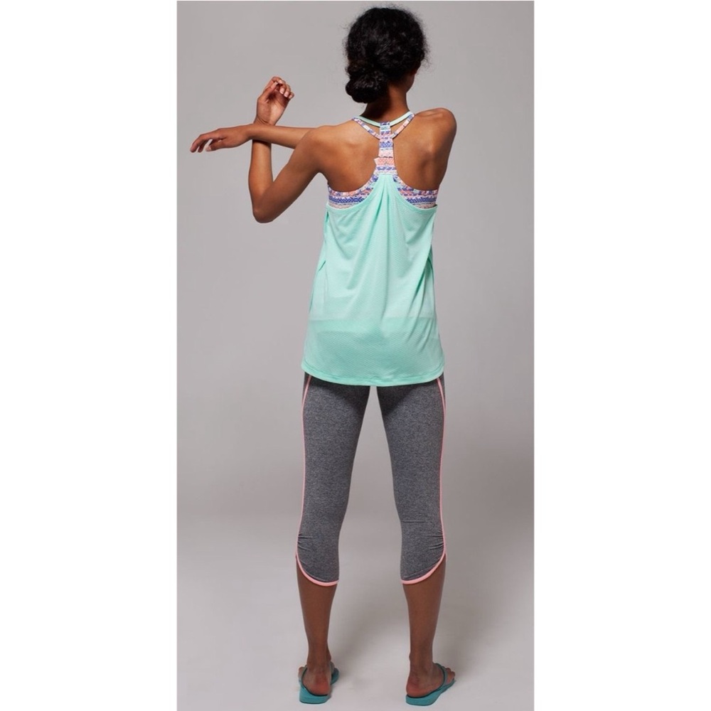 Ivivva Lululemon Tuck and Fly Tank 8